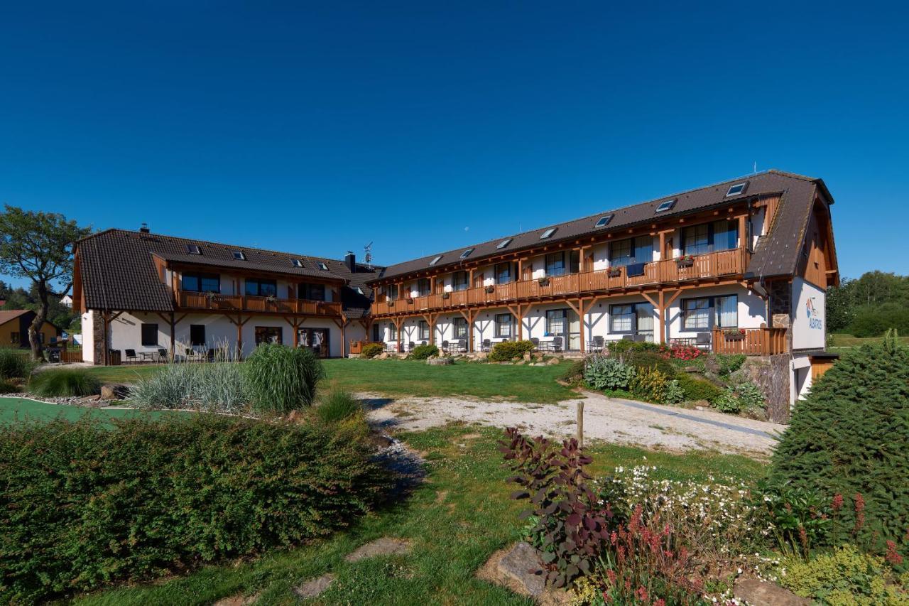 Jbx Resort Hotel Albatros Přední Výtoň Exteriör bild