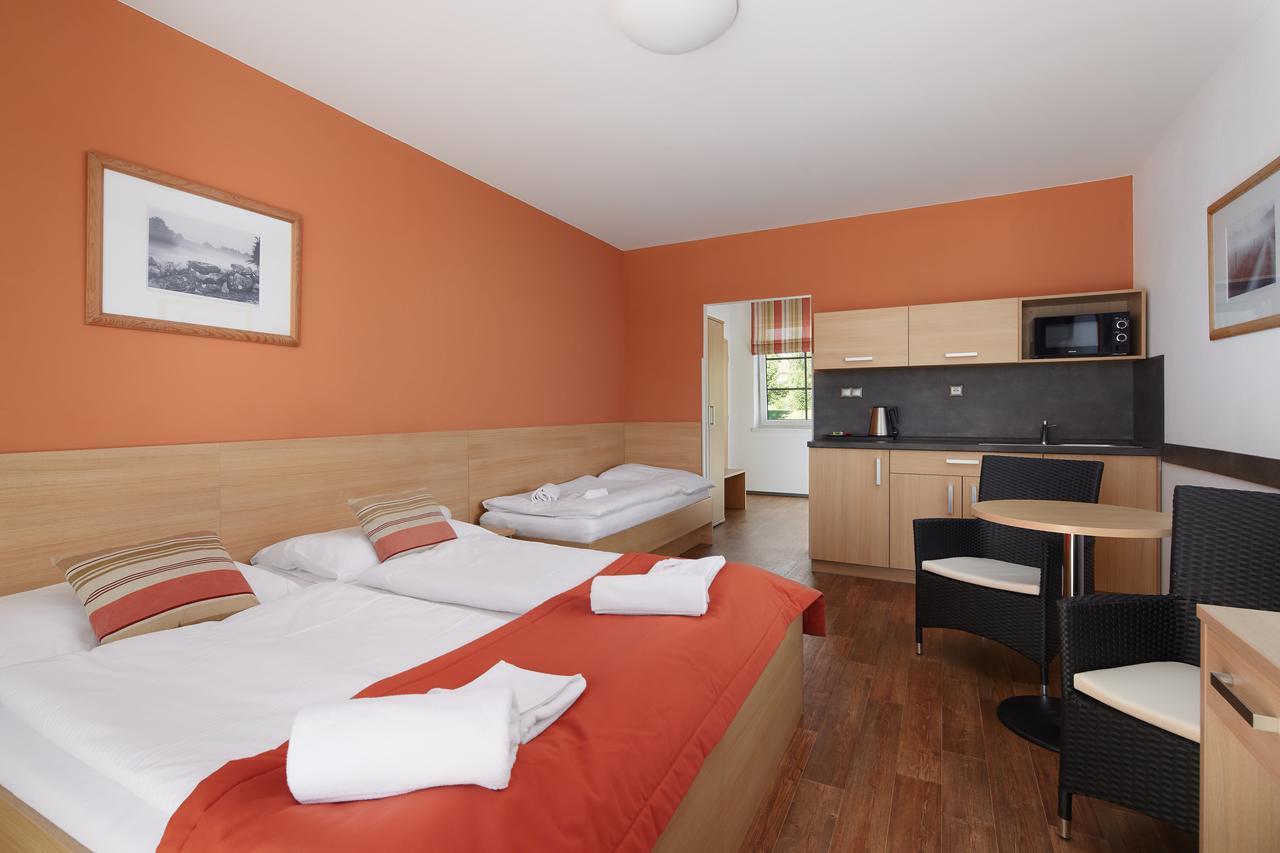 Jbx Resort Hotel Albatros Přední Výtoň Exteriör bild