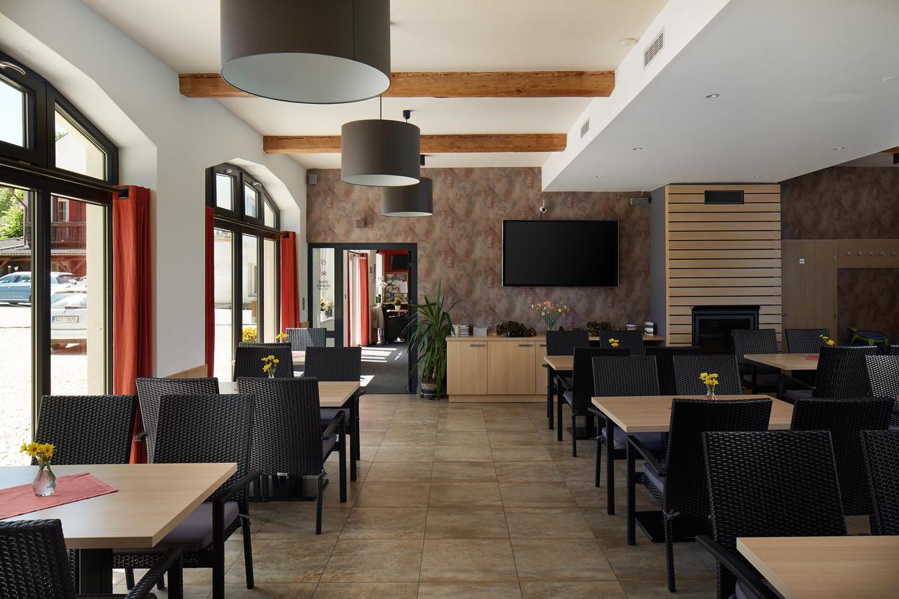 Jbx Resort Hotel Albatros Přední Výtoň Exteriör bild